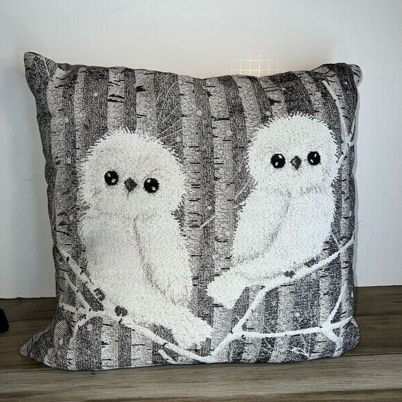 Snowy Owl Portrait Throw Pillow Set 2 Gray Silver Metallic Thread 16” X 16” - Picture 5 of 6